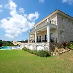 Villa Balatsinos
