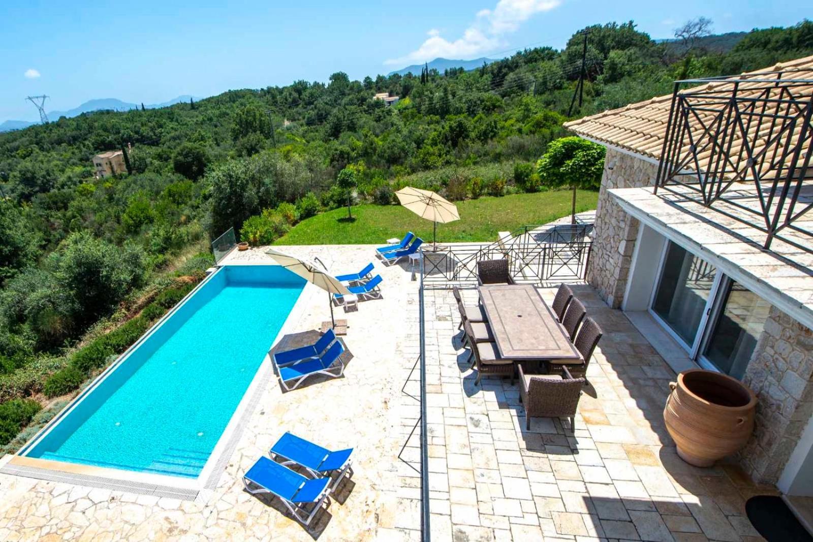 Balatsinos Villa