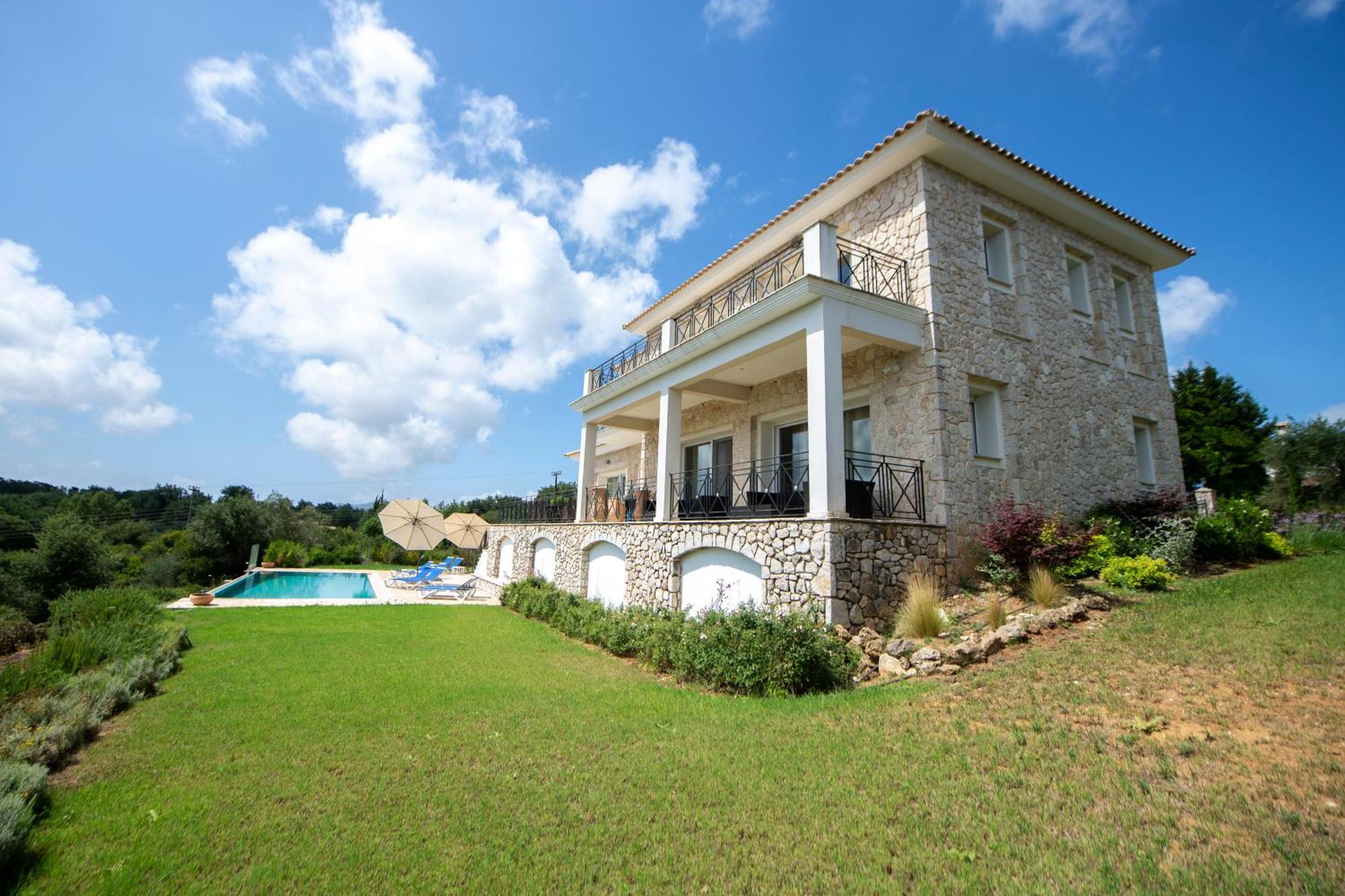 Balatsinos Villa Poulades