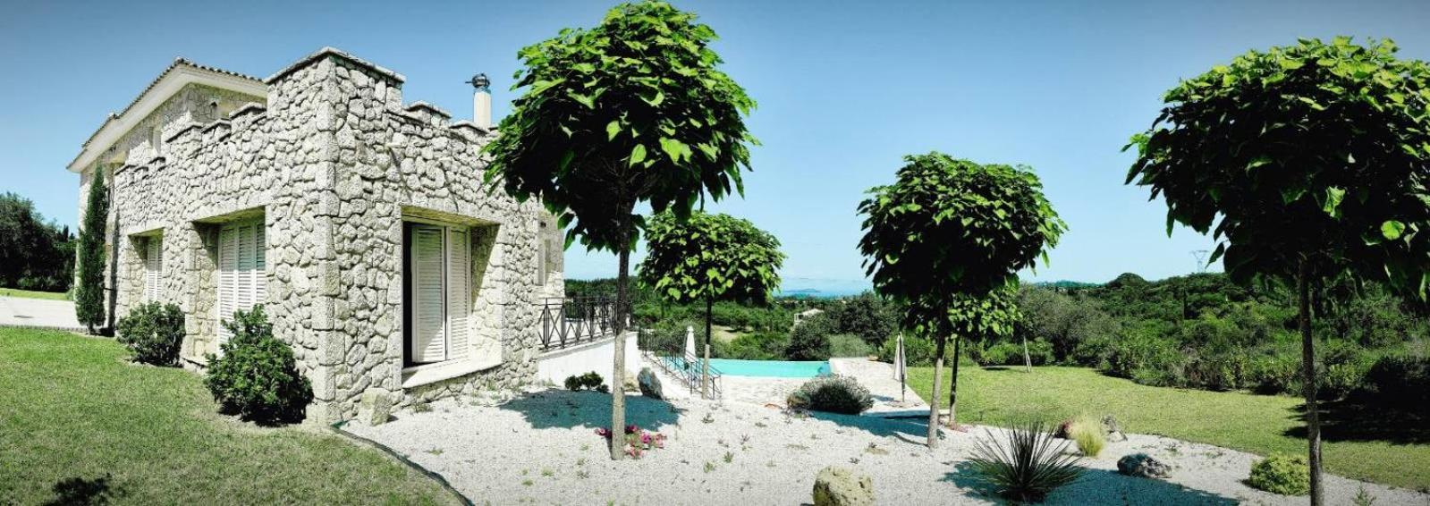 Balatsinos Villa *